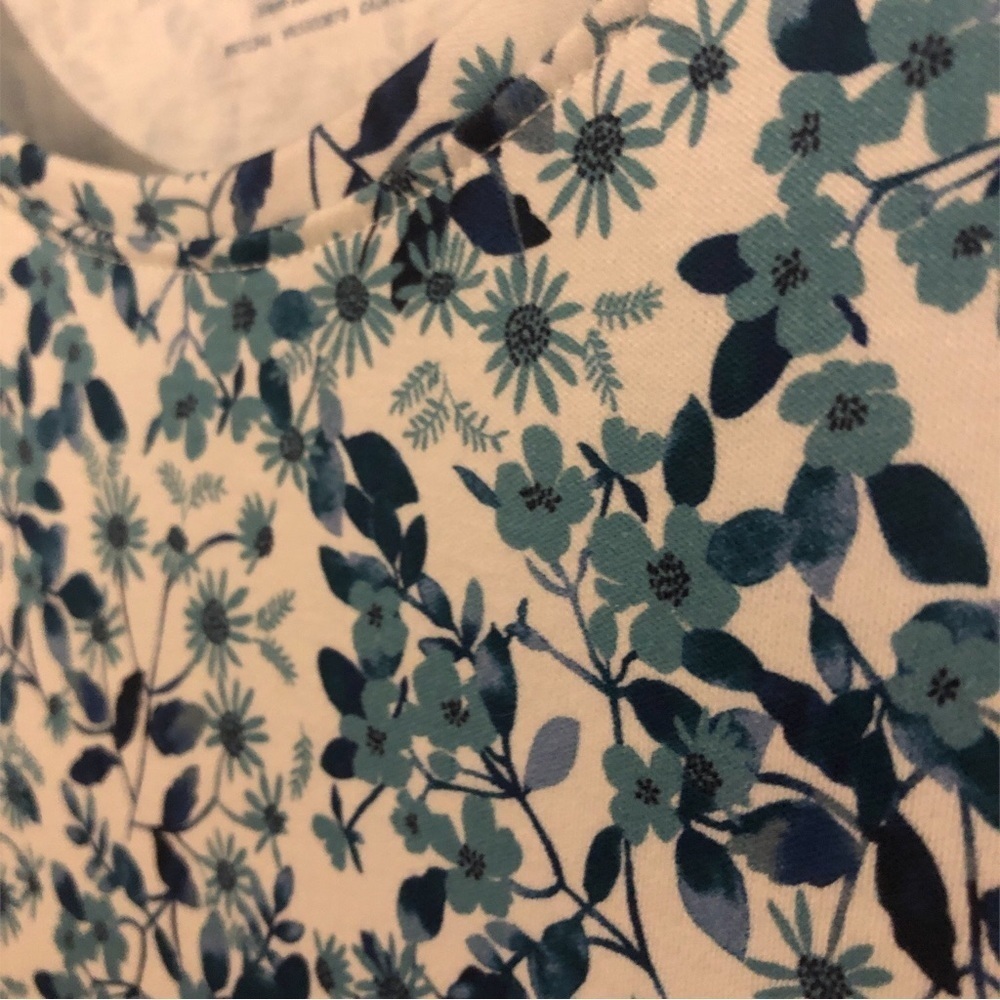 L.L. Bean Supima Cotton Tee 3/4Sleeve Blue/White Floral Design Casual Coastal L - Picture 3 of 7